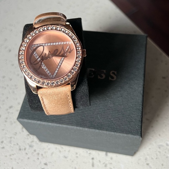 Womens guess watch! - Picture 2 of 2